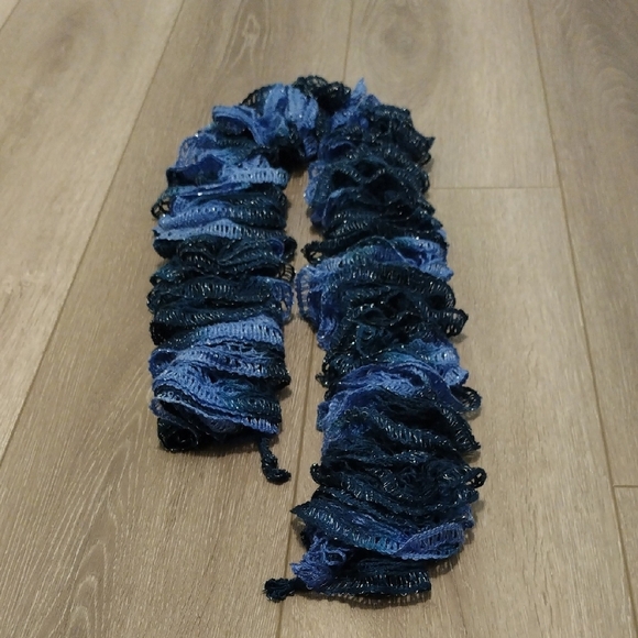 Blue Ruffled Knit Scarf - Picture 3 of 9